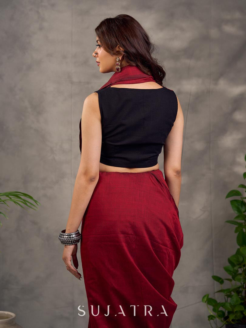 Blouse sans manches croisée en coton et soie, noir riche et marron, à imprimé animal Ajrakh