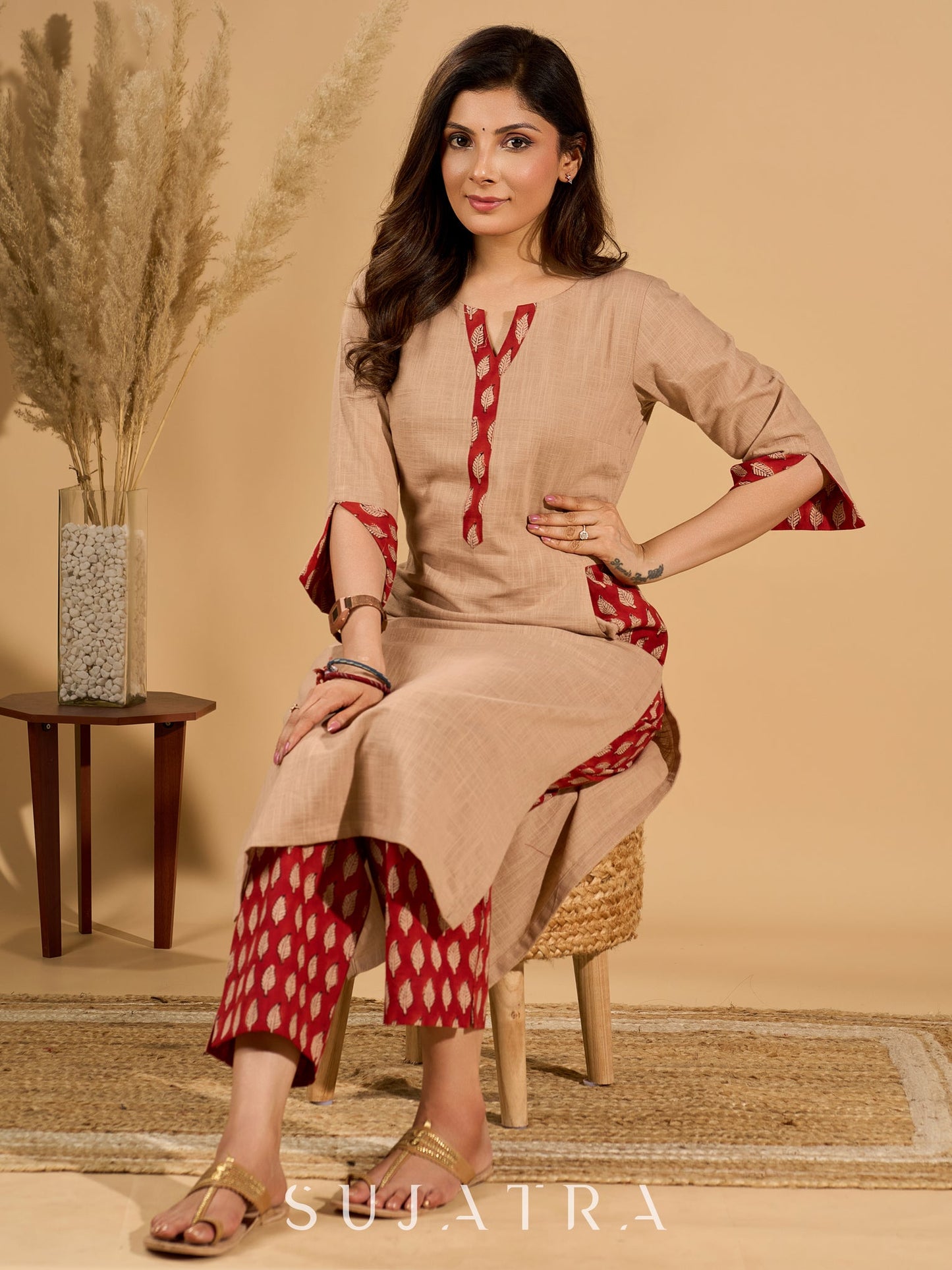 Crème Charm Mul Cotton Kurta with Printed Red Yoke and Pocket