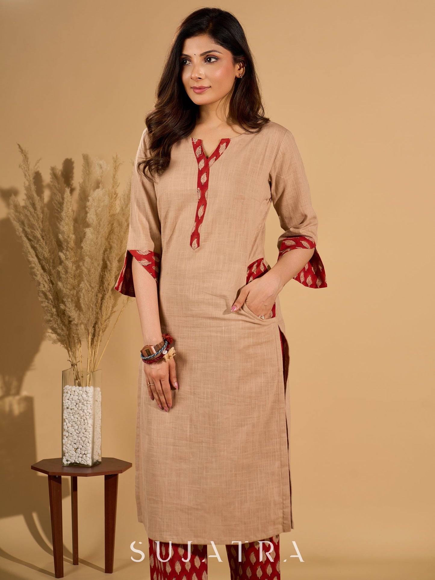 Crème Charm Mul Cotton Kurta with Printed Red Yoke and Pocket