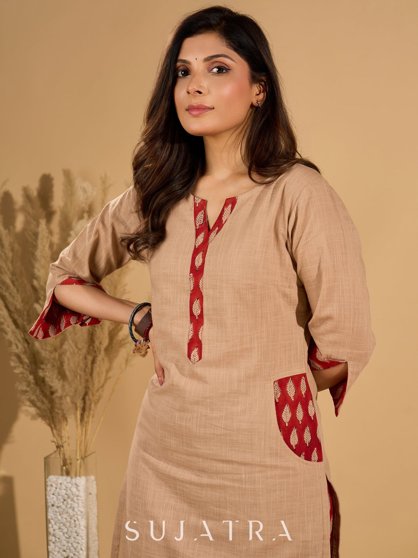 Crème Charm Mul Cotton Kurta with Printed Red Yoke and Pocket
