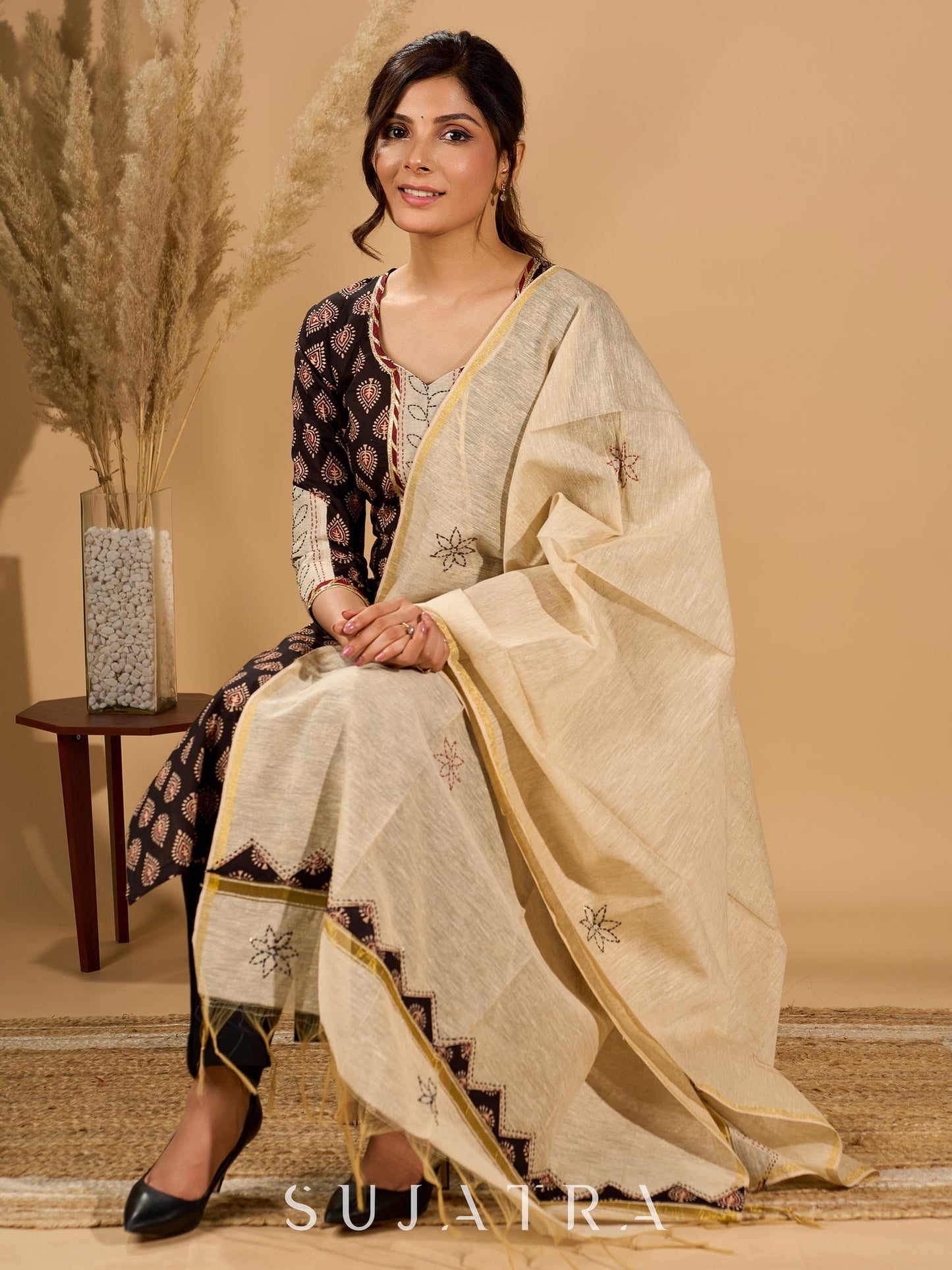 (3 piece Set) Artisan Noir Kurta Set with Intricate Appliqué & Kantha Work Silk Dupatta