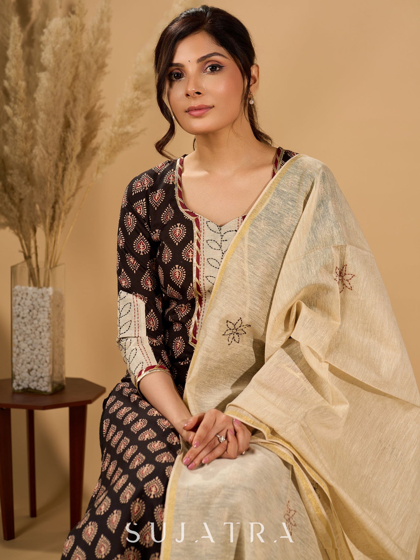 (3 piece Set) Artisan Noir Kurta Set with Intricate Appliqué & Kantha Work Silk Dupatta