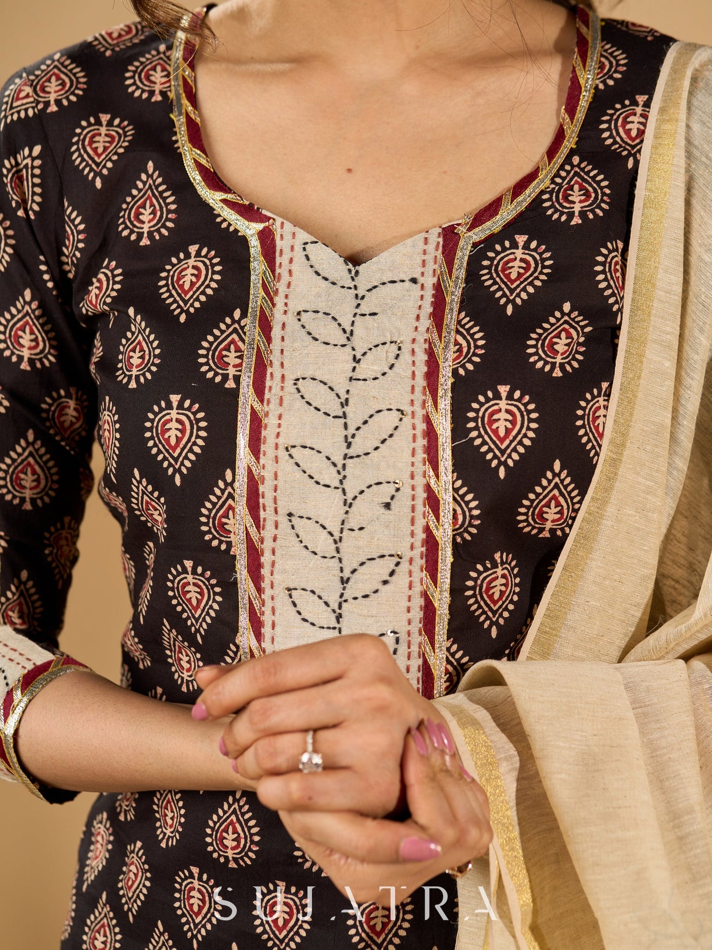 (3 piece Set) Artisan Noir Kurta Set with Intricate Appliqué & Kantha Work Silk Dupatta