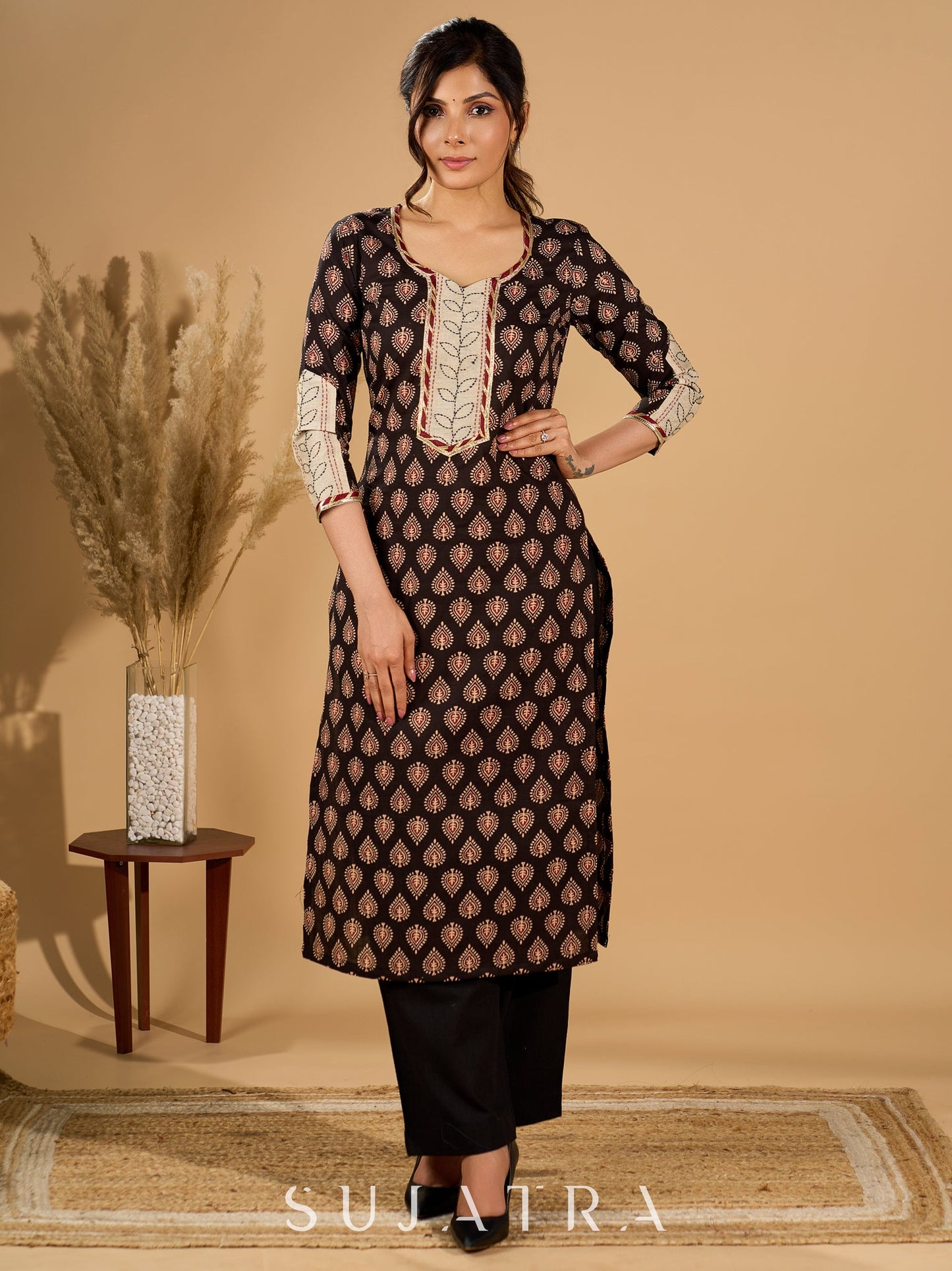 (3 piece Set) Artisan Noir Kurta Set with Intricate Appliqué & Kantha Work Silk Dupatta
