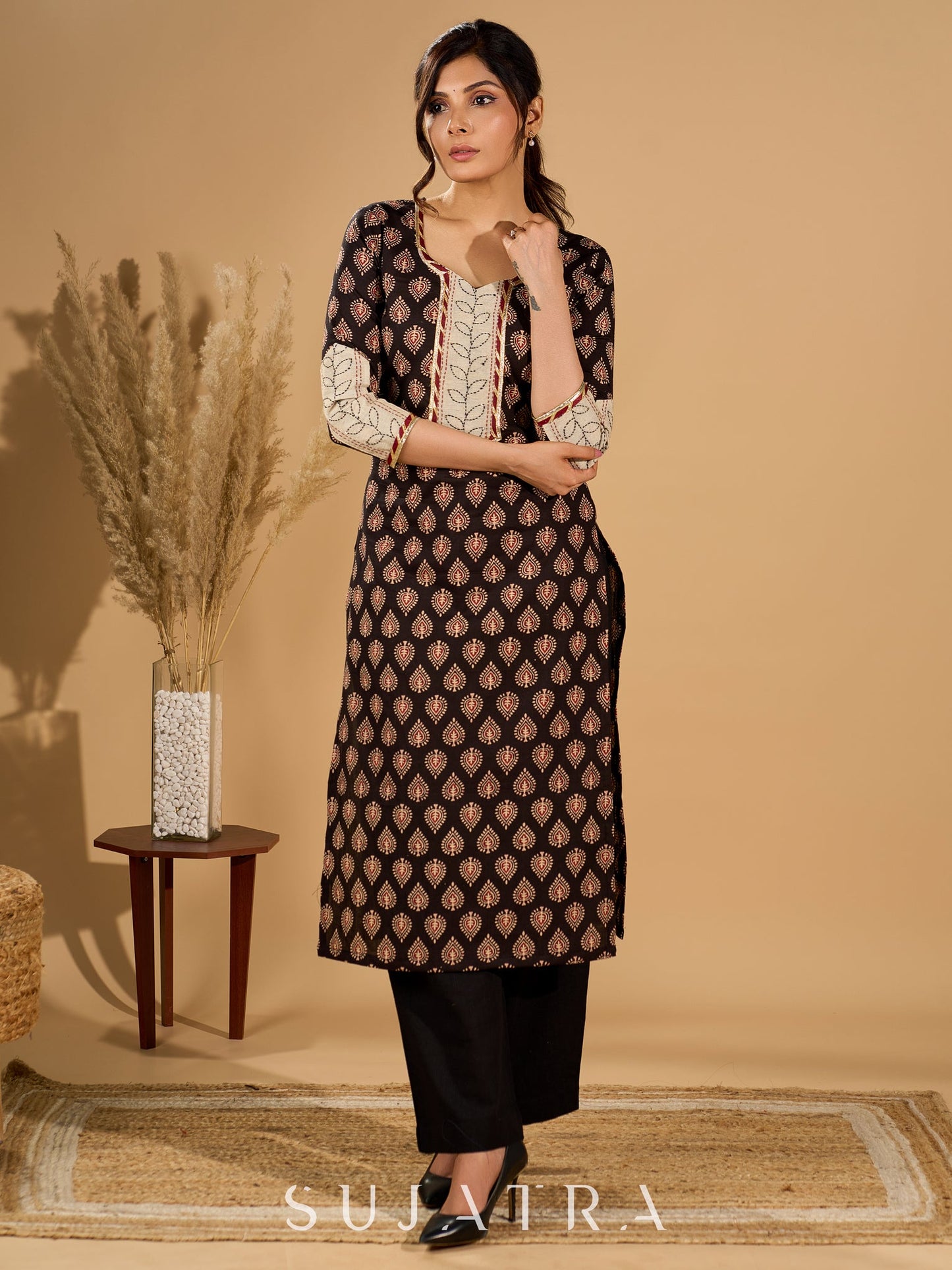(3 piece Set) Artisan Noir Kurta Set with Intricate Appliqué & Kantha Work Silk Dupatta