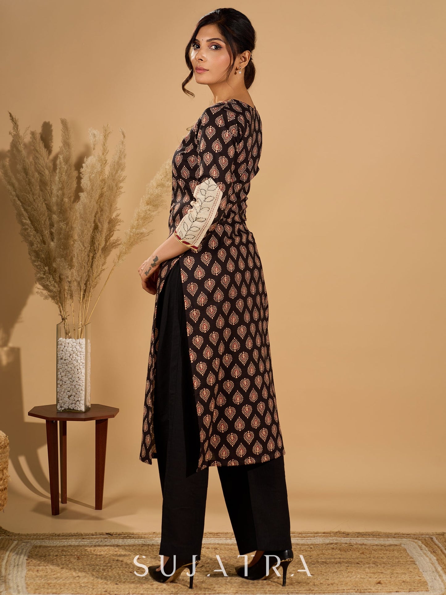 (3 piece Set) Artisan Noir Kurta Set with Intricate Appliqué & Kantha Work Silk Dupatta