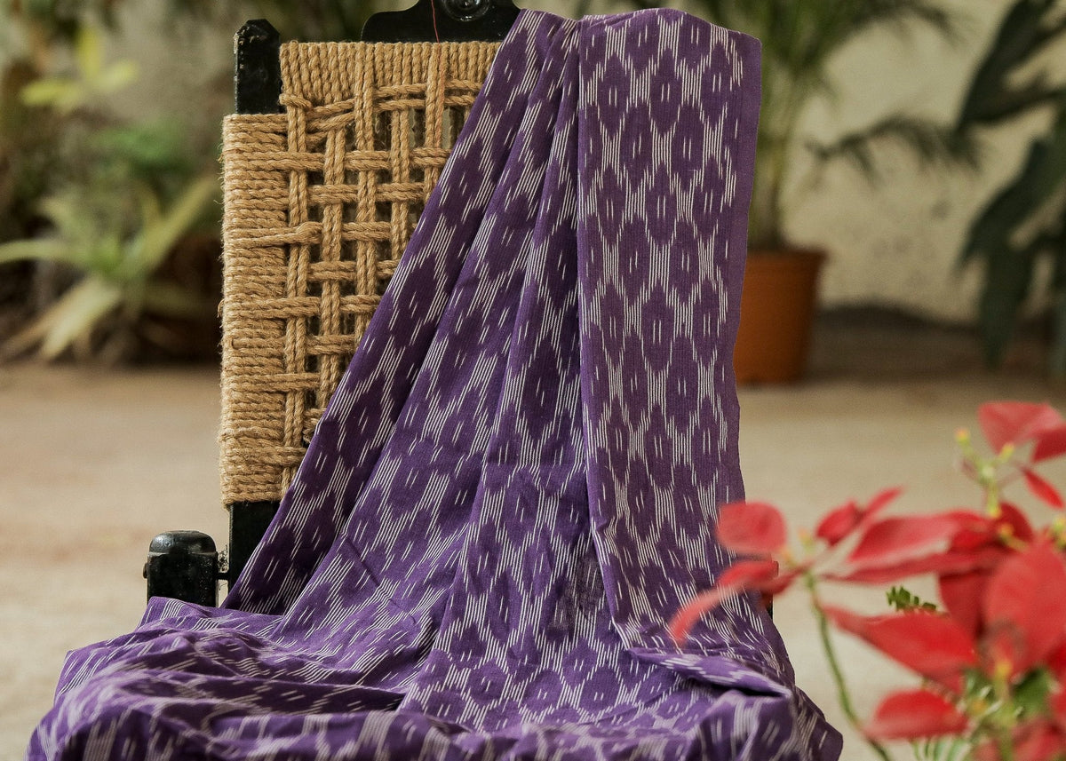 Tissu Ikat pur de couleur violette
