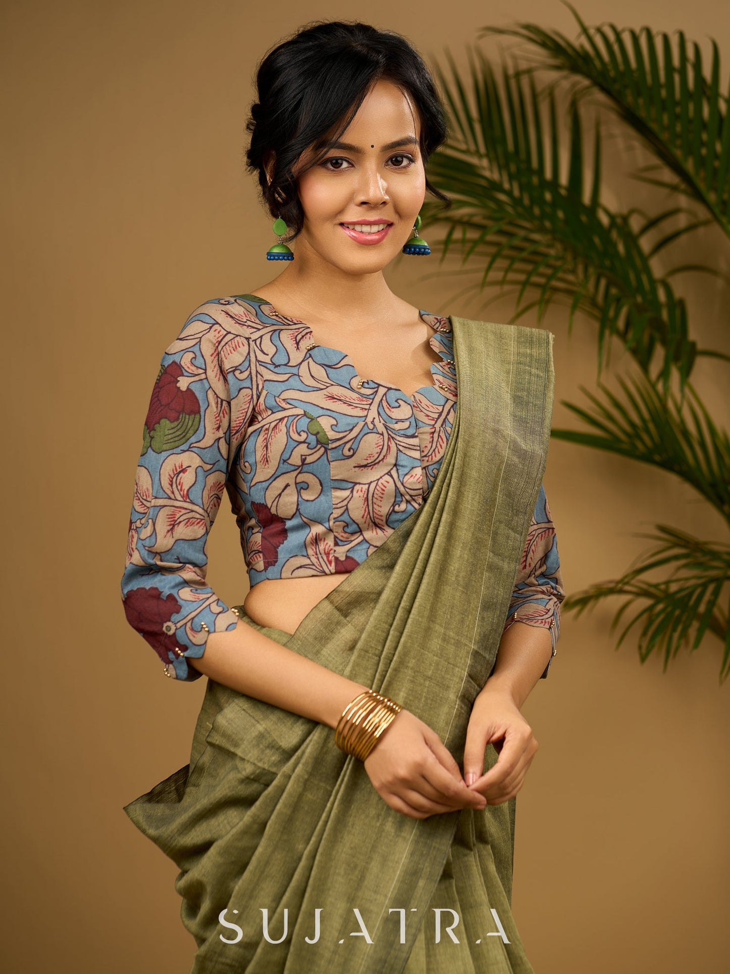 Elegant scallop neck blouse with vibrant kalamkari print  - Optional Plain Saree
