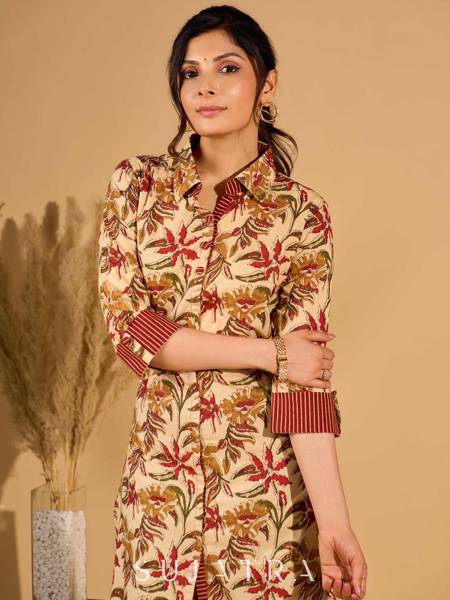 Blissful Beige Mul Cotton Floral Printed Kurta with Contrast Ajrakh Accents