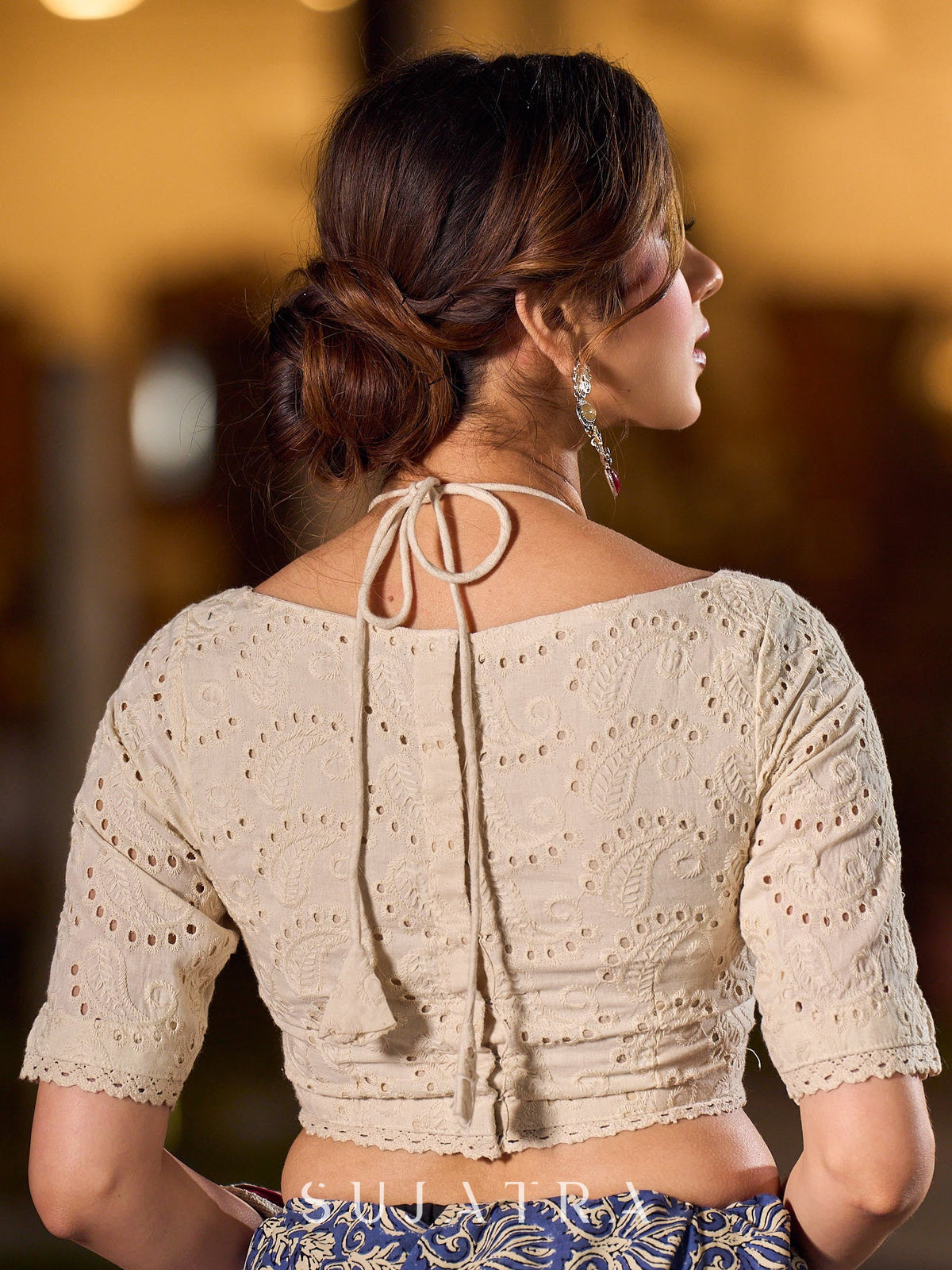 Chemisier artisanal en coton Hakoba avec élégant détail de col à nouer