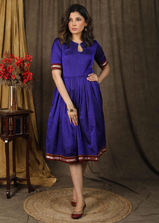 Classy violet gathered A-line khun dress with keyhole neck.