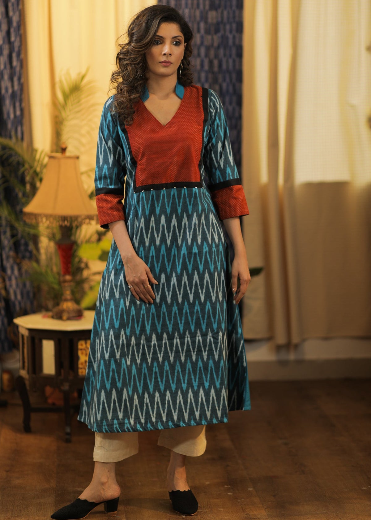 Kurta trapèze en mélange coton-soie avec empiècement en Ikat et Khun