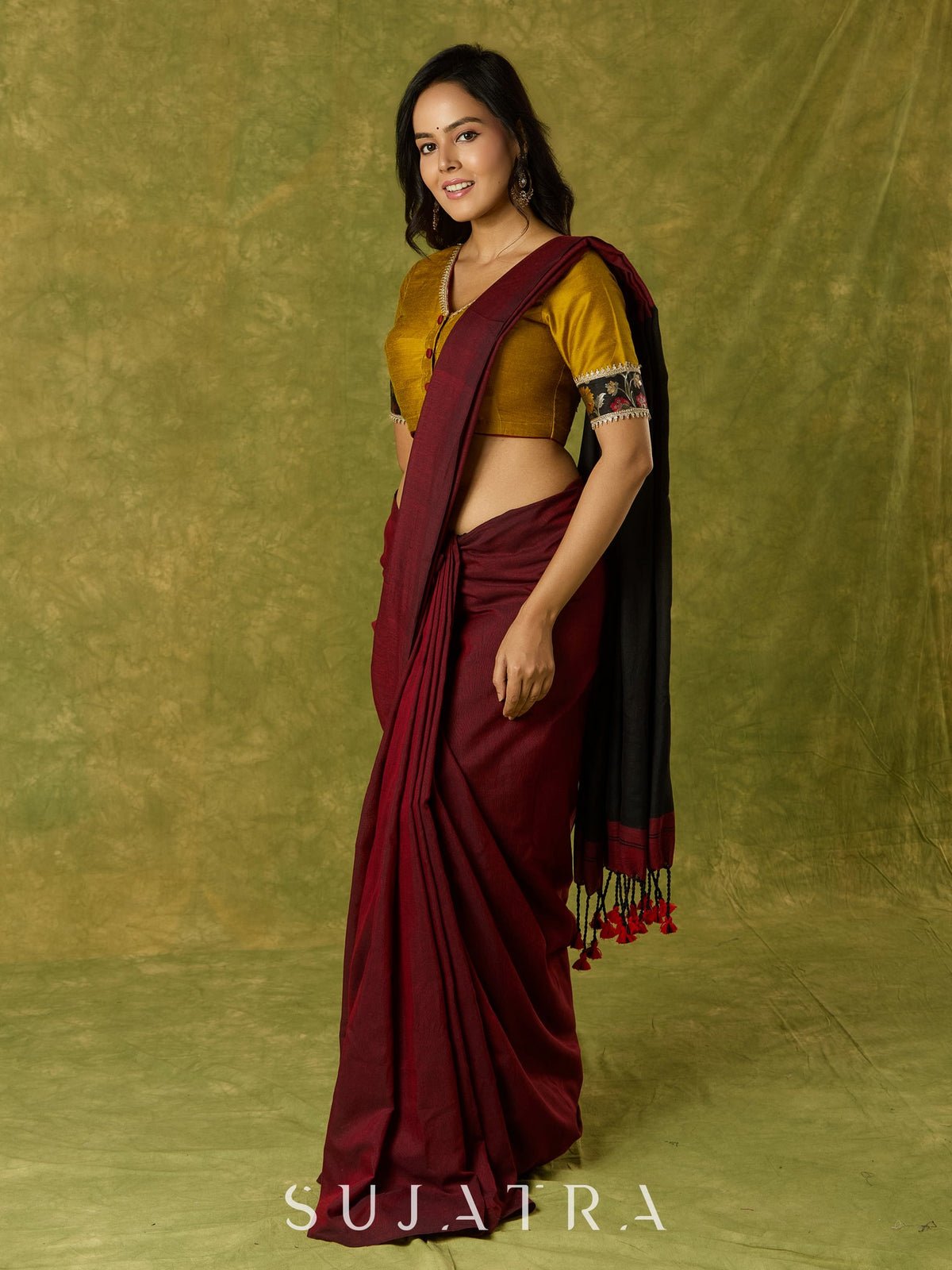 Blouse assortie Banarasi moutarde avec une touche de tradition