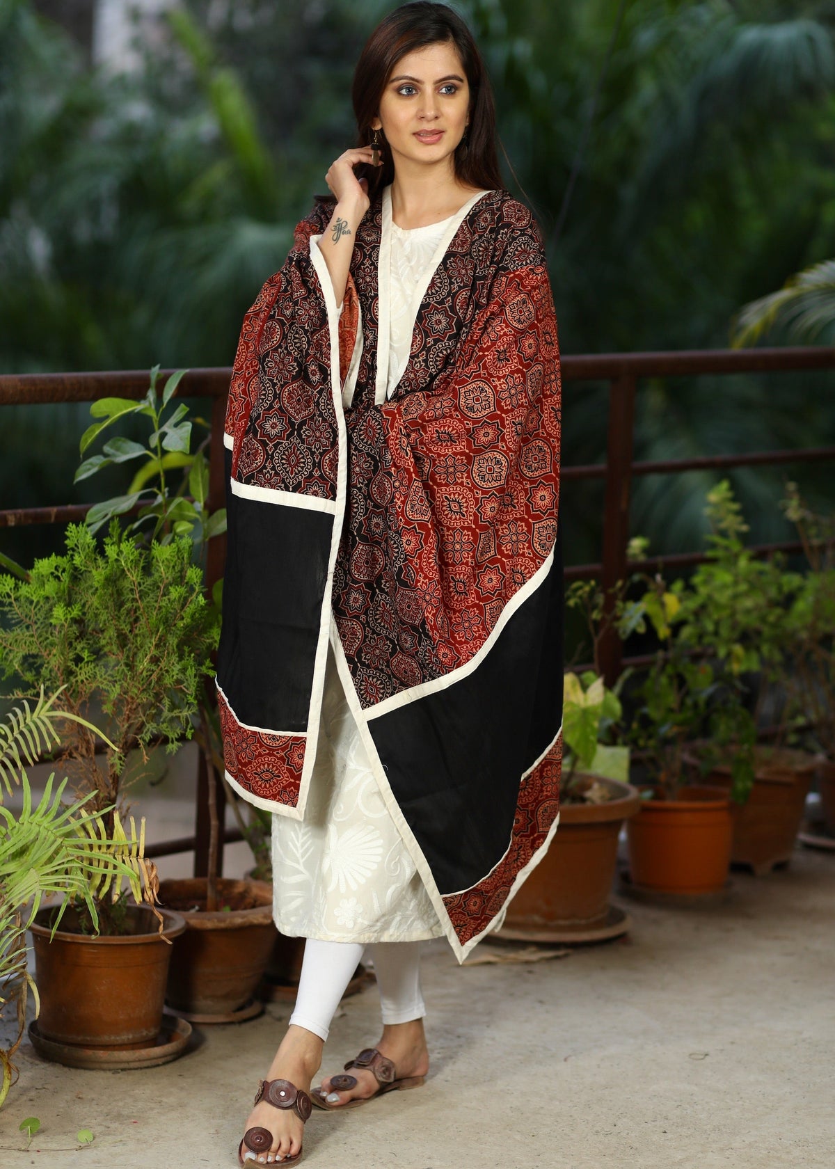 Dupatta élégant en pur coton Ajrakh