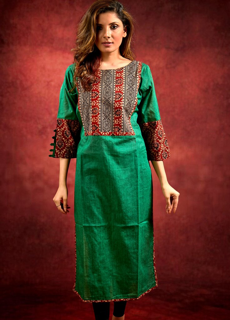 Kurta vert en coton tissé à la main avec empiècement et manches Ajrakh