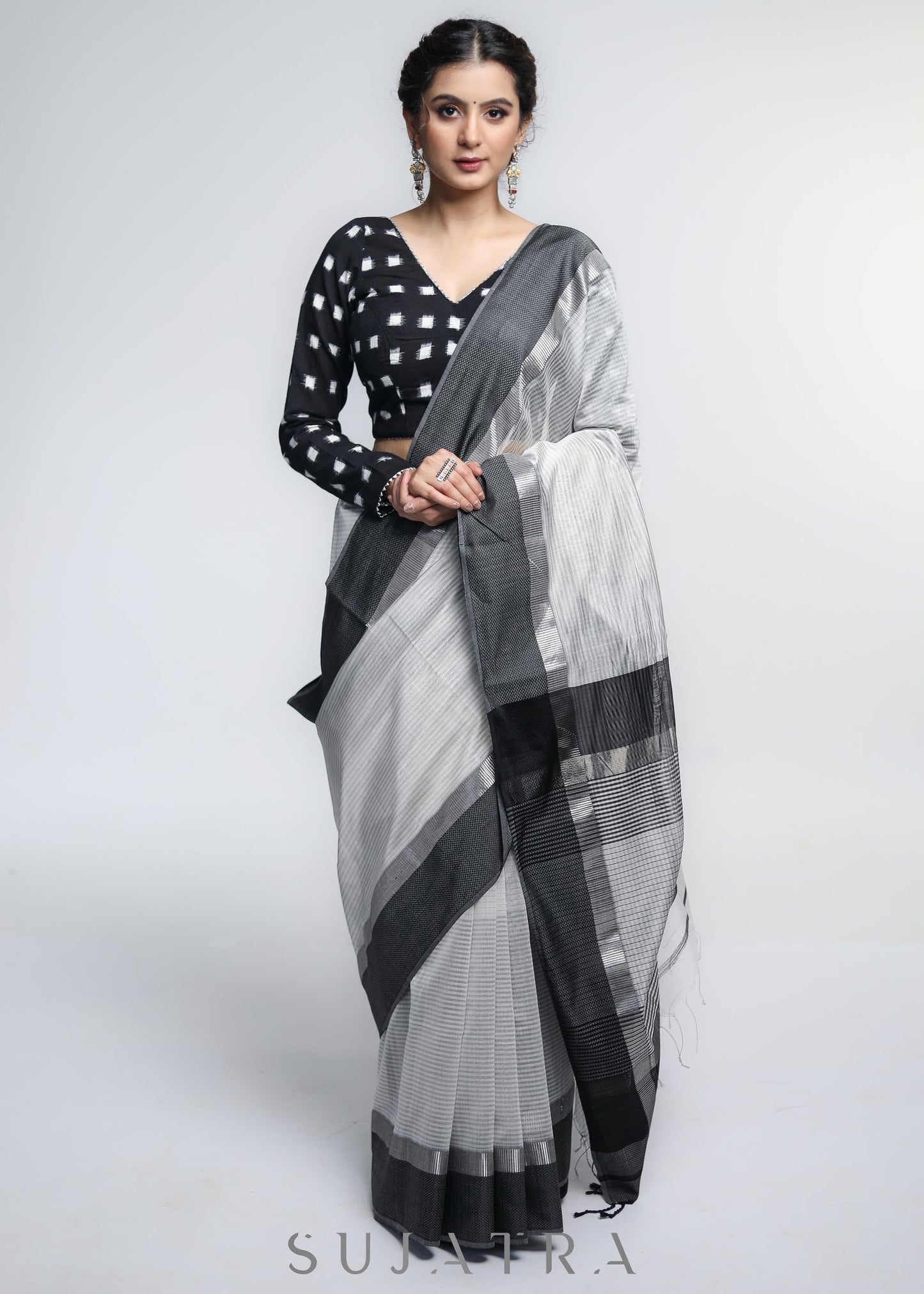 Elegant White Pure Maheshwari Saree with Grey & Zari Border