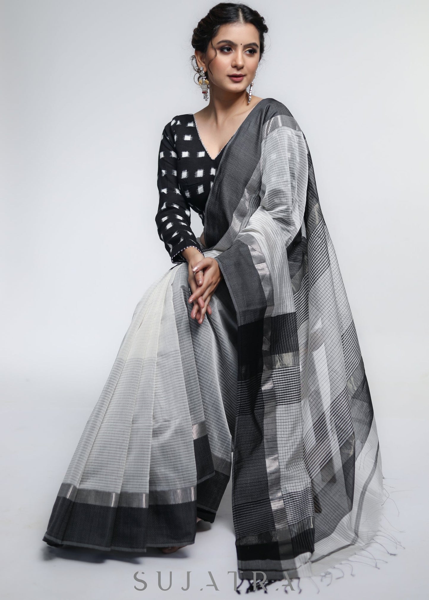 Elegant White Pure Maheshwari Saree with Grey & Zari Border