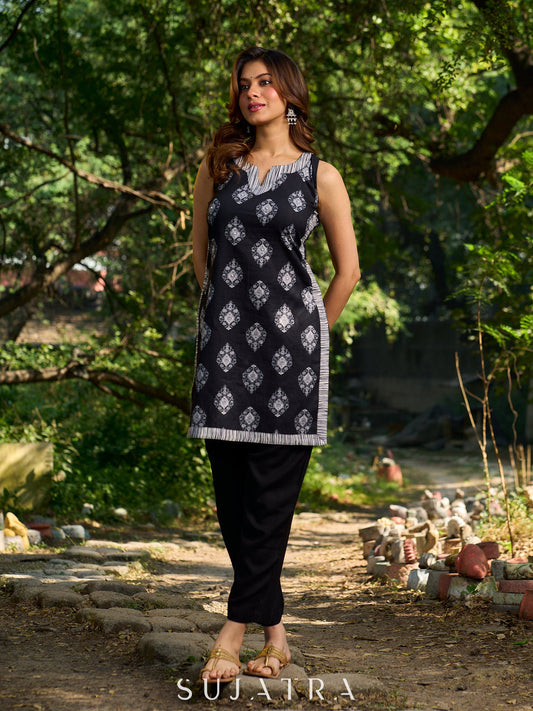 Black viscose sleeveless short kurta elevated with artistic stripe–floral patterns