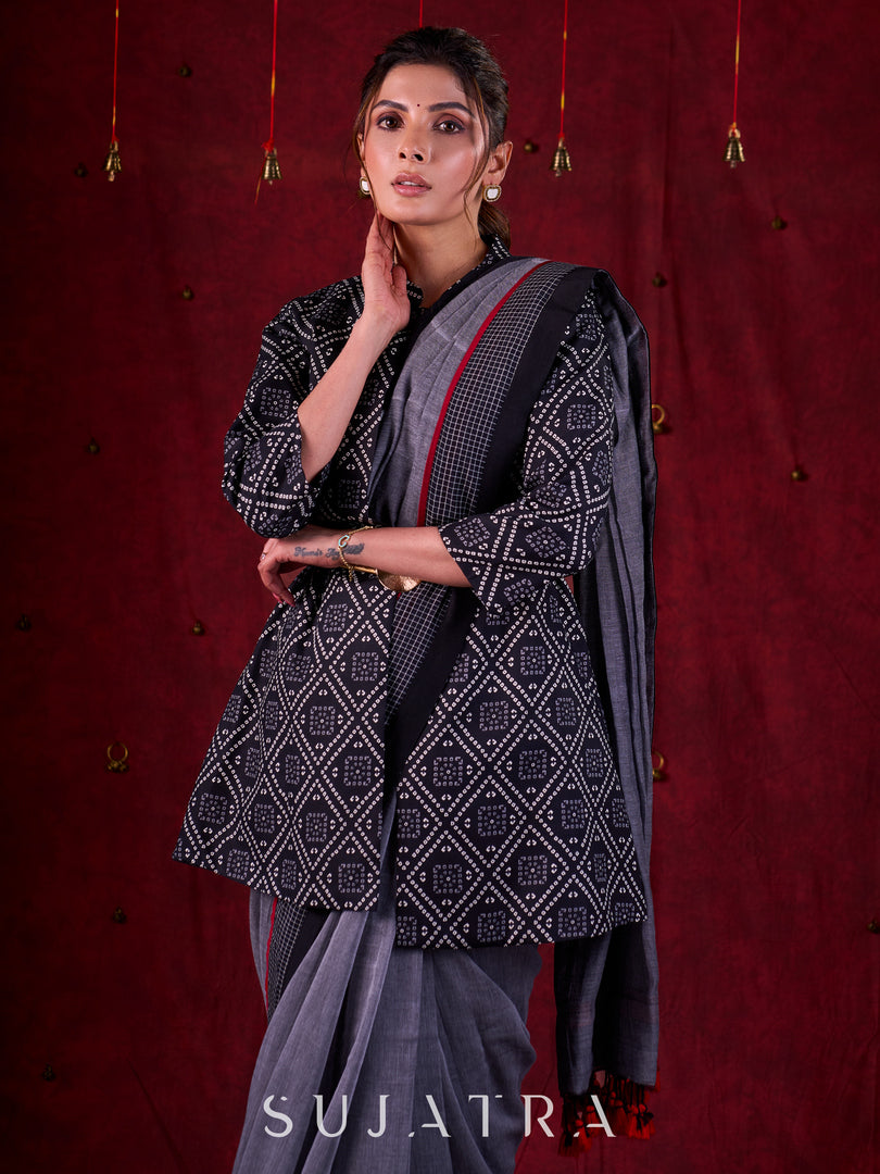 Grey Mul Cotton Saree with Checkered Border & Red Tassel Detailing