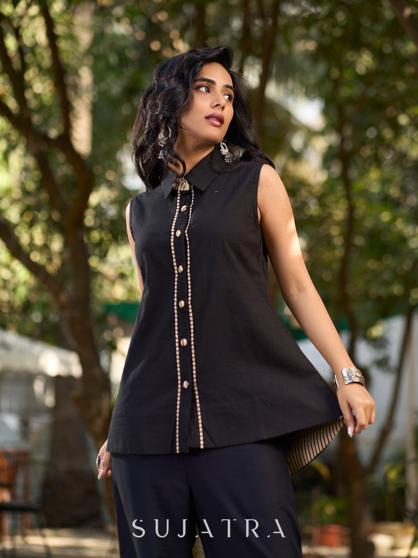 Black Cotton Sleeveless Shirt With Contrast Piping And Statement Buttons