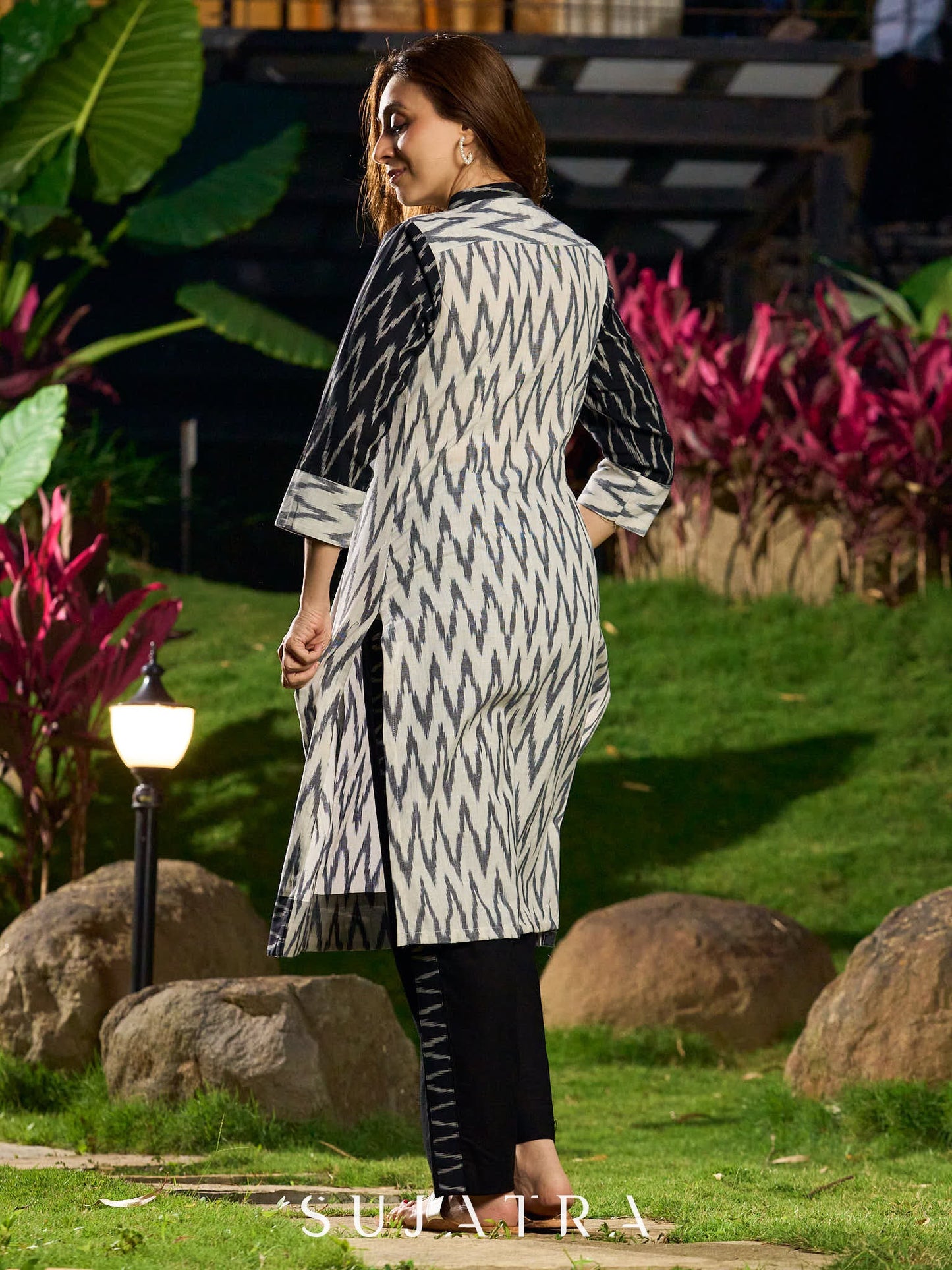 Monochrome Ikat Kurta in Handloom Cotton Weave