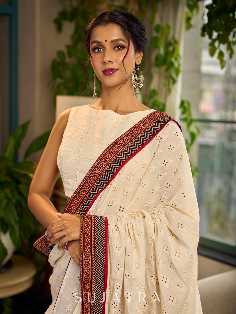 Elegant White Hakoba Cotton Saree with Rust-Red Kalamkari Print & Ajrakh Chevron Border