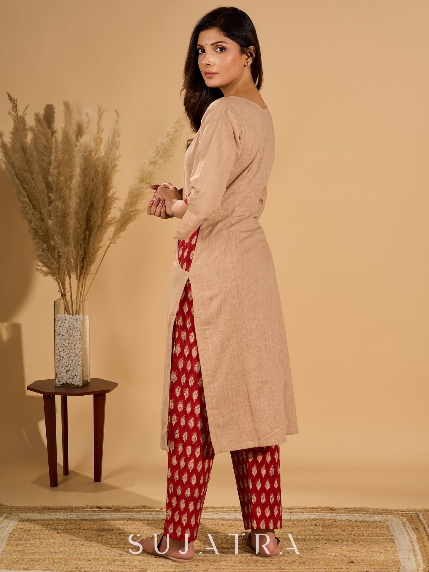 Crème Charm Mul Cotton Kurta with Printed Red Yoke and Pocket