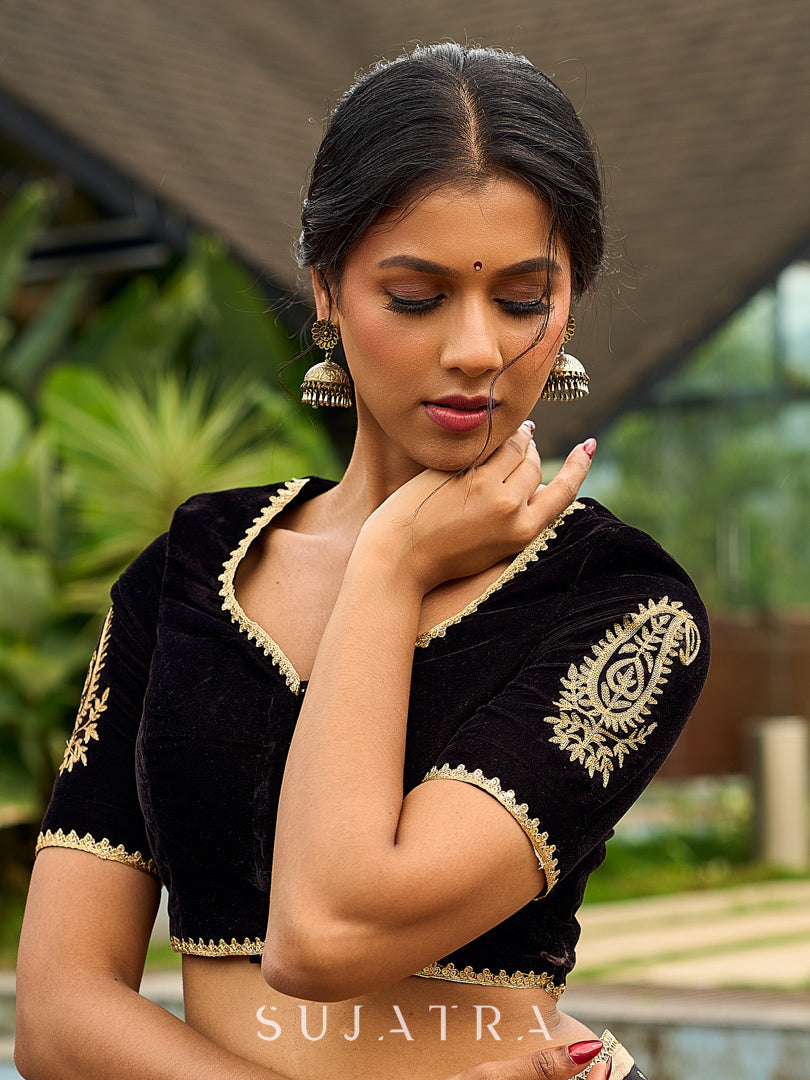 Contemporary Beige Chanderi Silk Saree with Black-Gold Woven Border & Embroidered Pallu