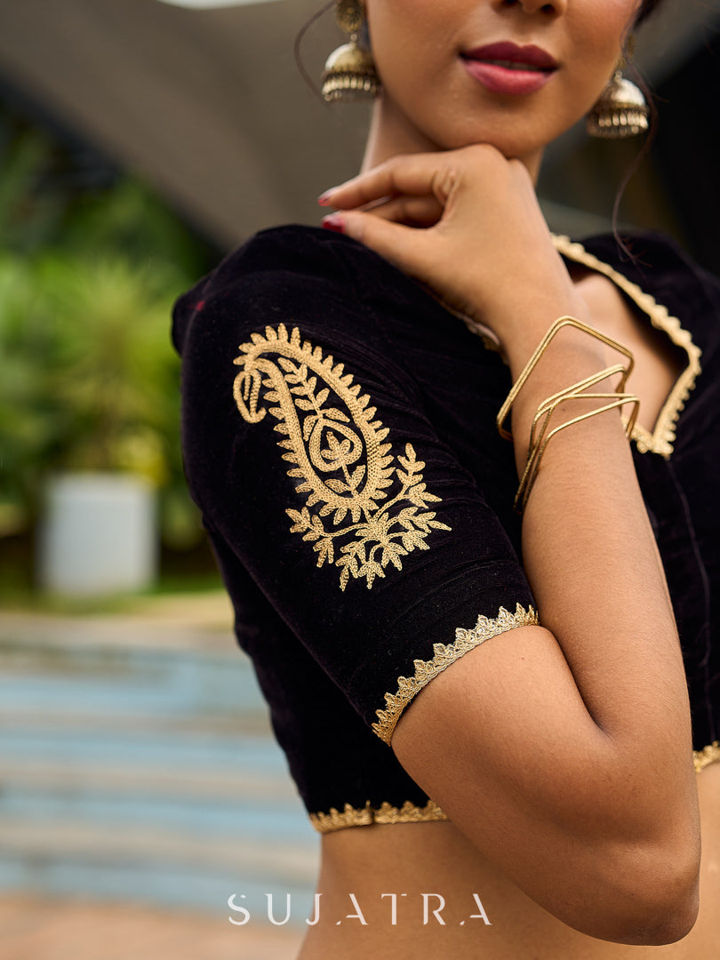 Contemporary Beige Chanderi Silk Saree with Black-Gold Woven Border & Embroidered Pallu