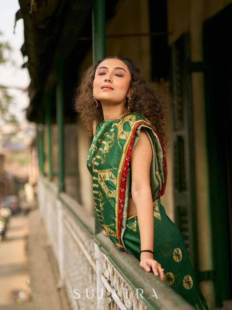 Bottle Green Shibori Art Silk Saree with Contrasting Red Bandhani Border