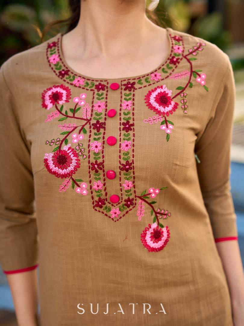 Sophisticated Beige Cotton Kurta Adorned with Contrasting Floral Thread Hand Embroidery