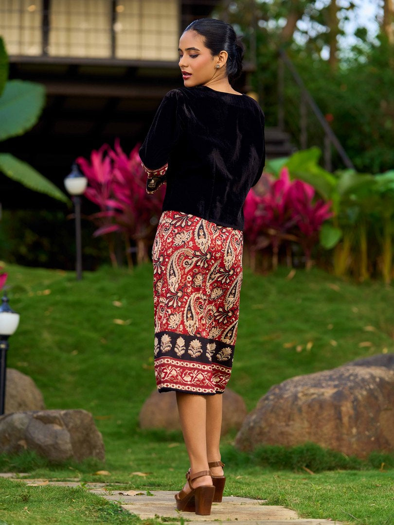 Chic Maroon Cotton Sleeveless Dress With Paisley Block Print And Lace Waist Detail