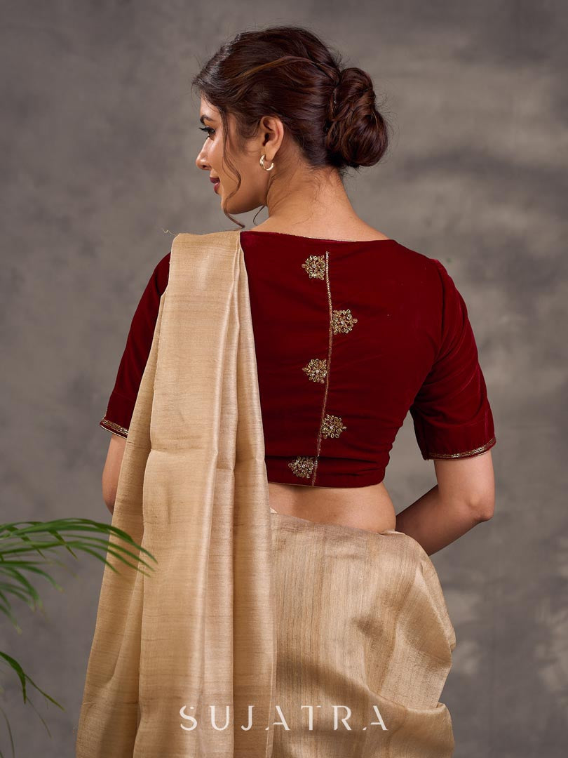 Blouse en velours bordeaux avec broderie artisanale dorée vieillie
