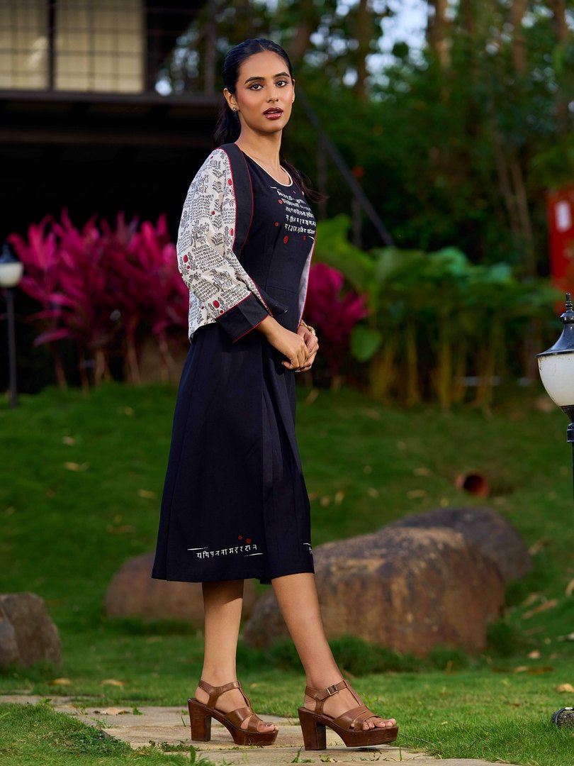 Graceful Black Rayon Pleated Dress with Script Art and Painted Hemline