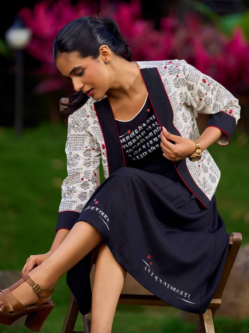 Graceful Black Rayon Pleated Dress with Script Art and Painted Hemline
