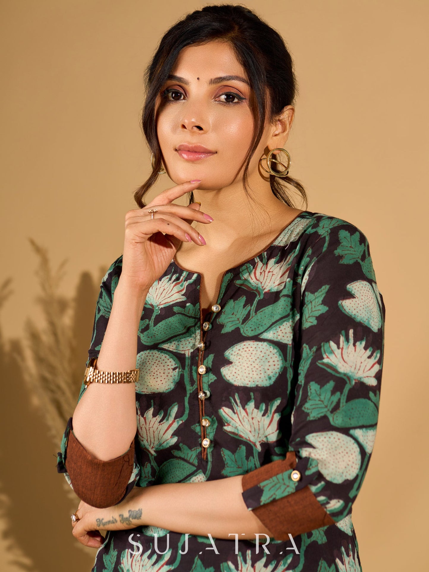 Blossomed Black Cotton Kurta with Contrasting Cuffs and Graceful Highlights