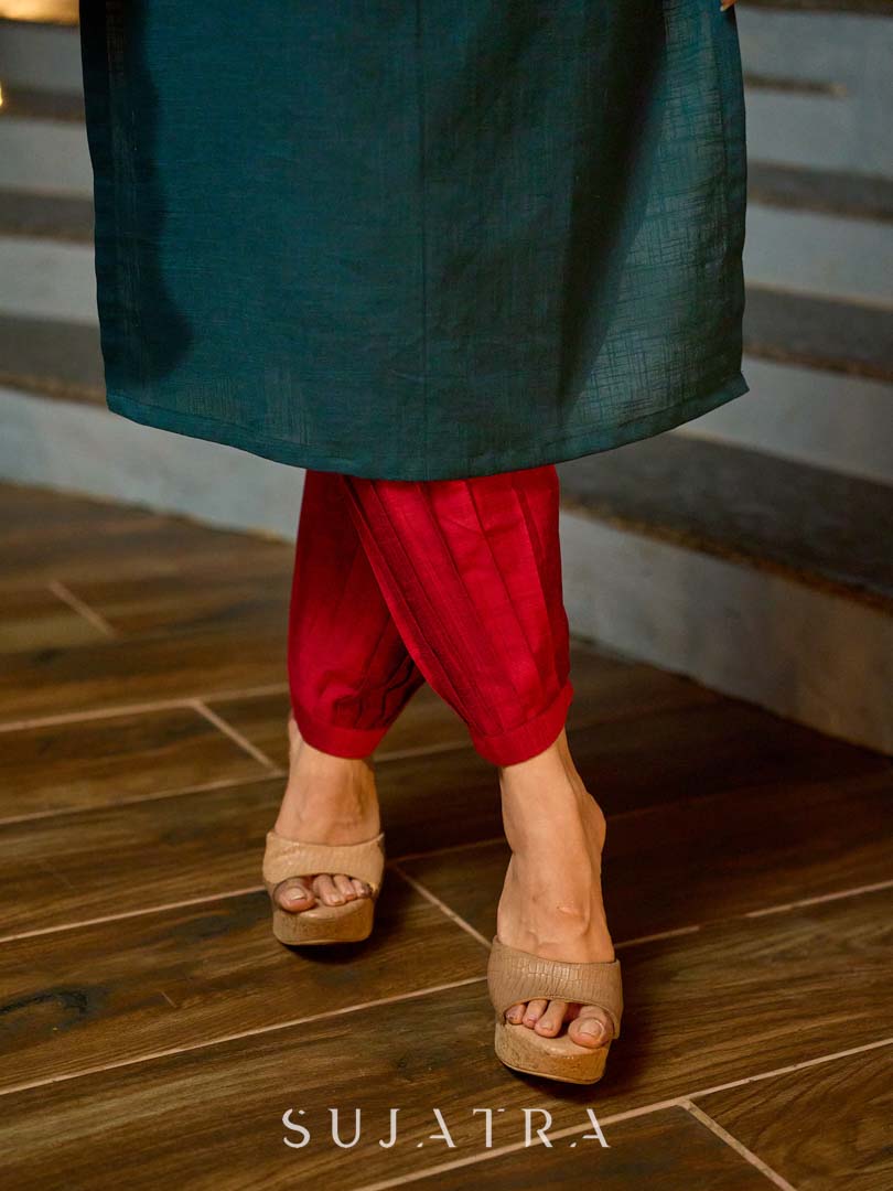 Graceful Teal Cotton Kurta Adorned with Intricate Paisley Embroidery