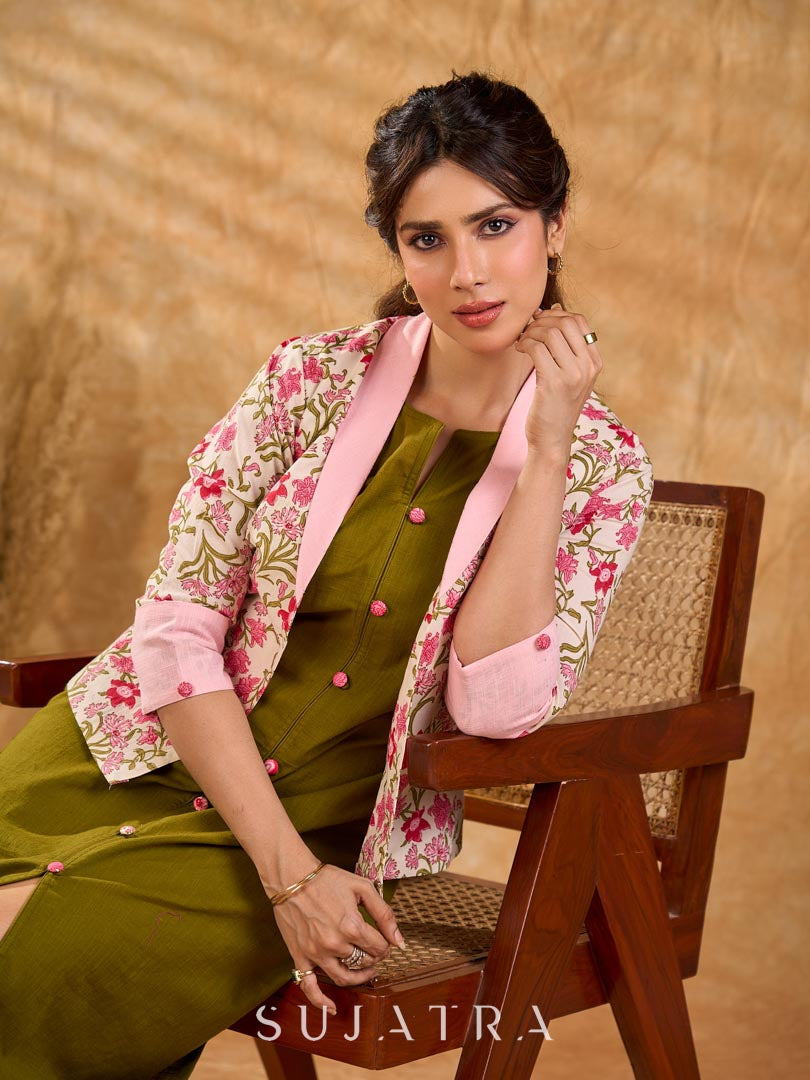 Blossom Pink Floral Print Cotton Short Jacket with Pink Lapel Collar and Cuff
