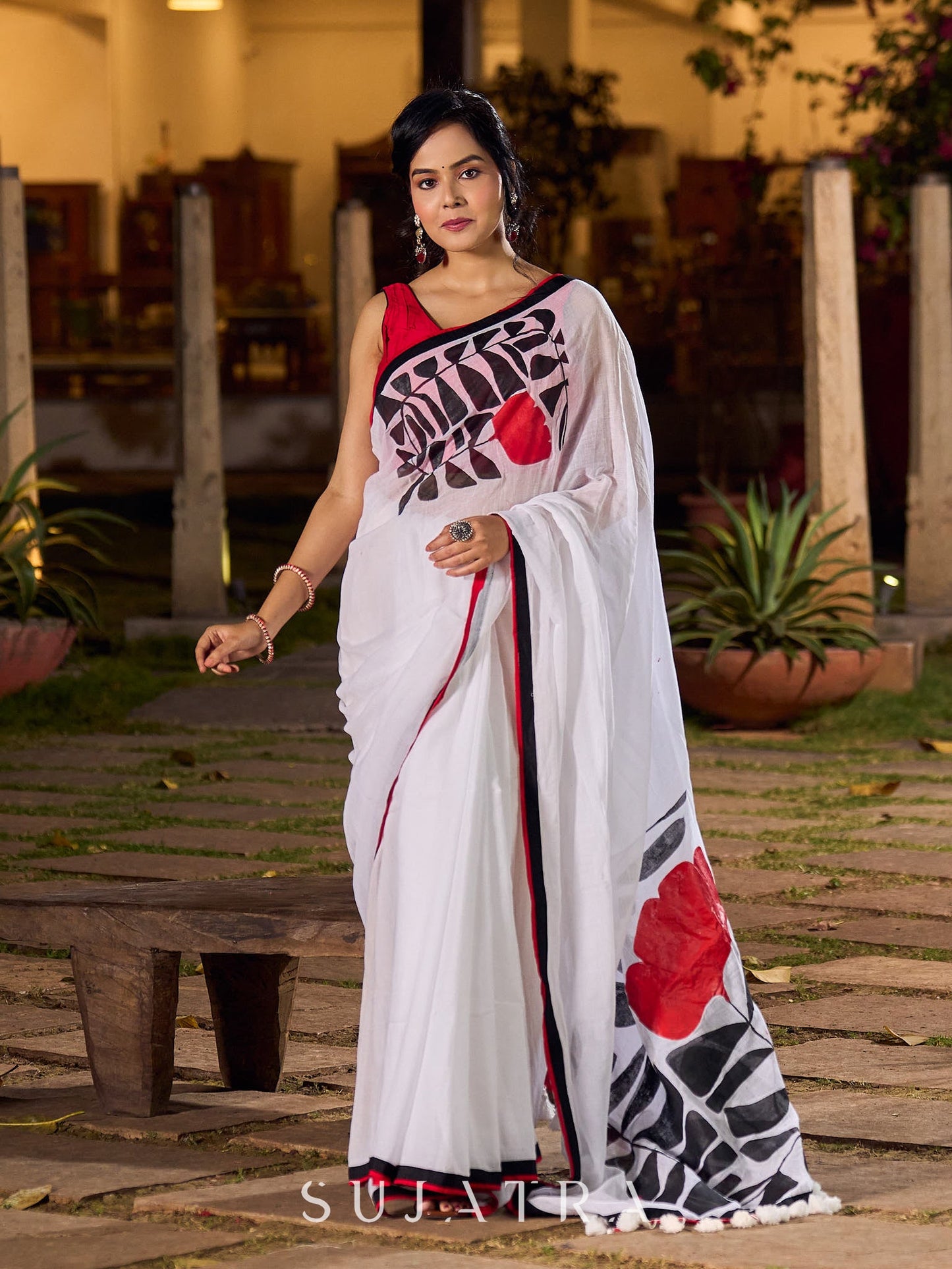 Classic White Mul Cotton Saree with Bold Hand Painting
