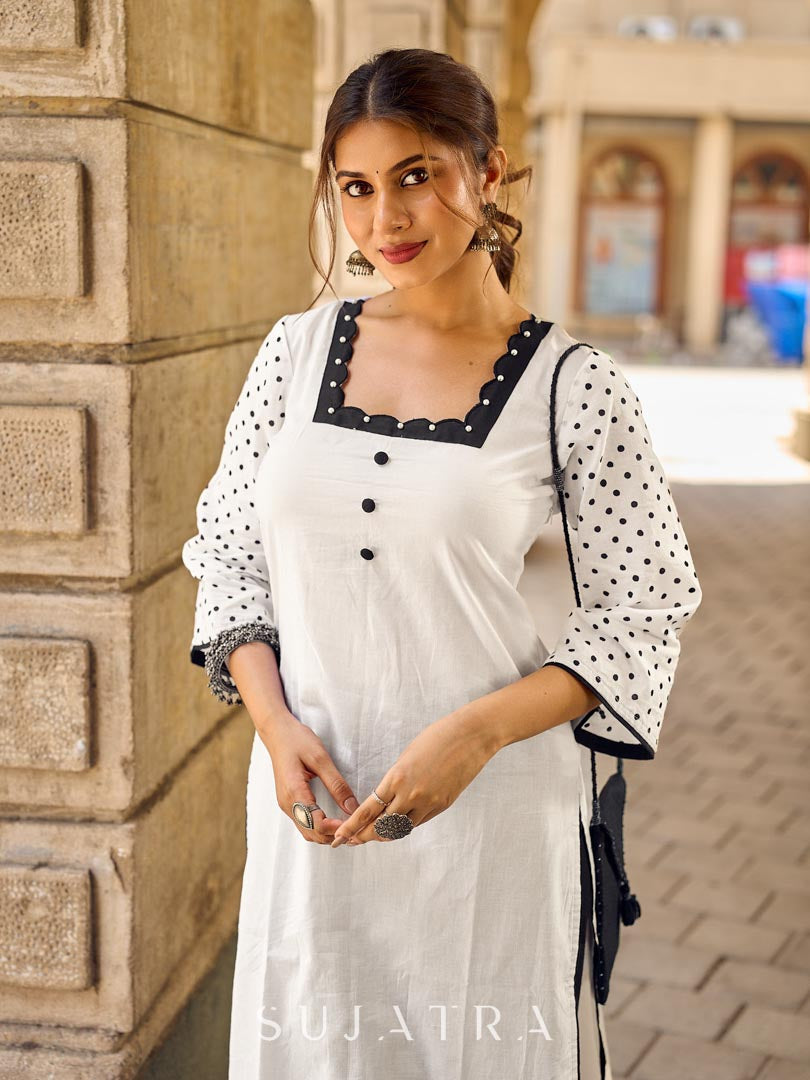 Effortless White Cotton Kurta Adorned with Polka Dot Sleeves & Delicate Scalloped Neckline