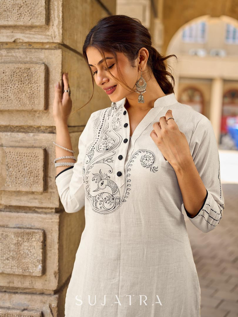 Simple Off-White Cotton Flex Straight Kurta with Minimal Hand Painting on Front & Sleeves