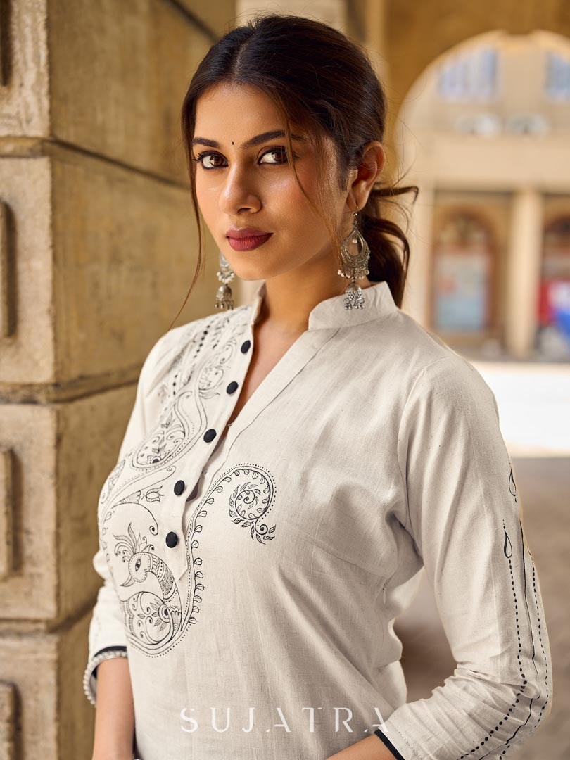 Simple Off-White Cotton Flex Straight Kurta with Minimal Hand Painting on Front & Sleeves