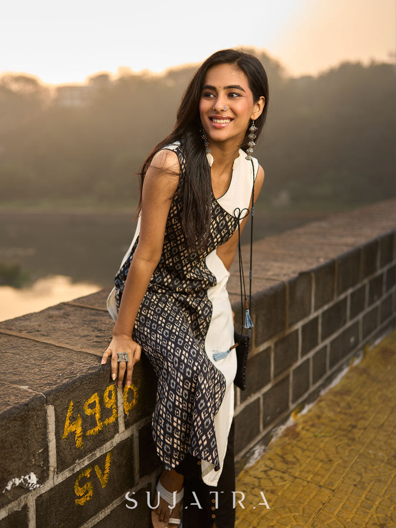 Elegant Sleeveless Black & White Viscose Rayon Angarkha Kurti with Collar