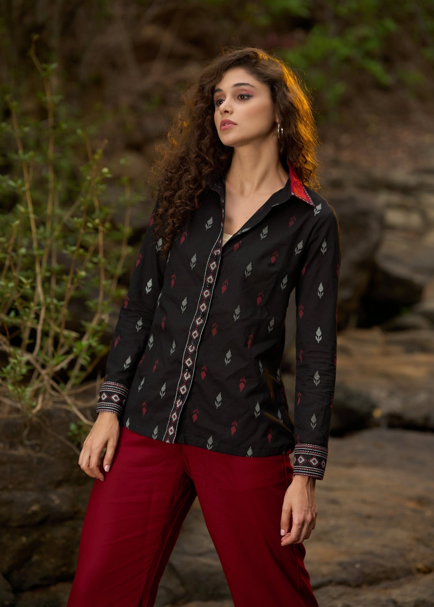 Graceful Block printed black shirt with contrast collar