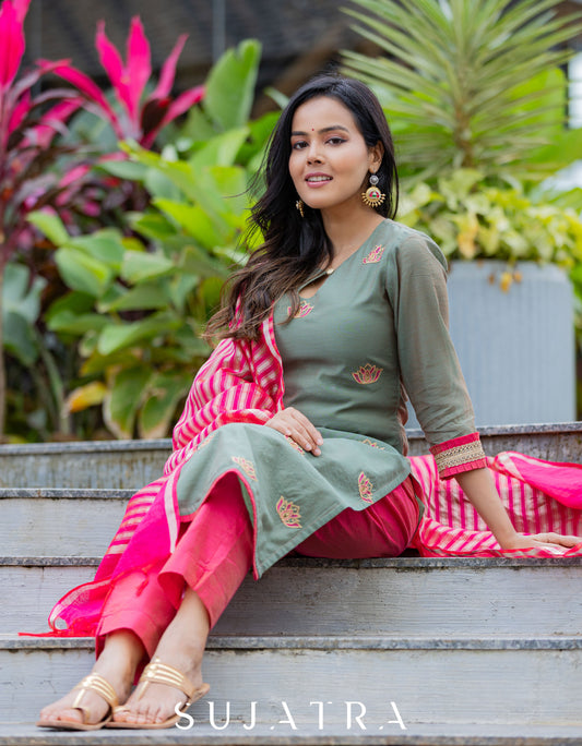 Neelkamal Intricate Hand Embroidered Chanderi Kurta