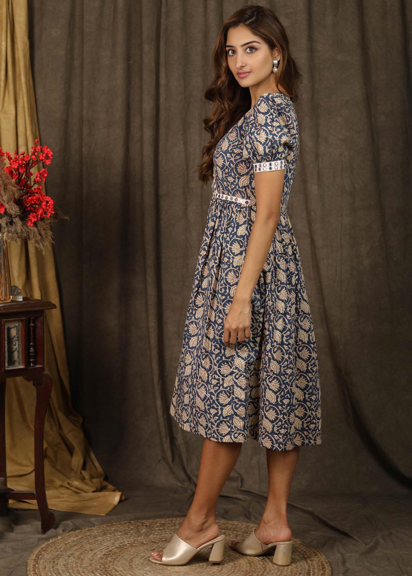 Casual floral printed dress highlighted with multicolor mirror embroidered lace