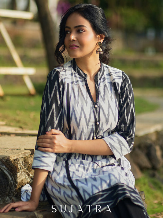 Monochrome Ikat Kurta in Handloom Cotton Weave